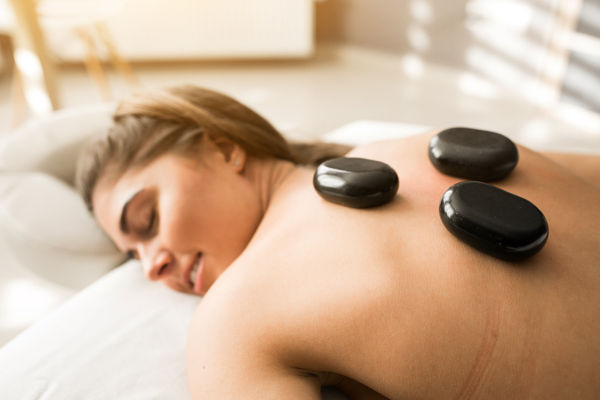 Massagem Pedras Quentes Makawee