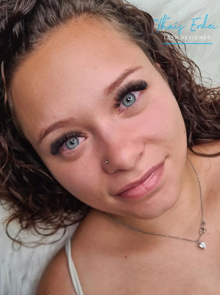 Thais Erdei Lash Designer