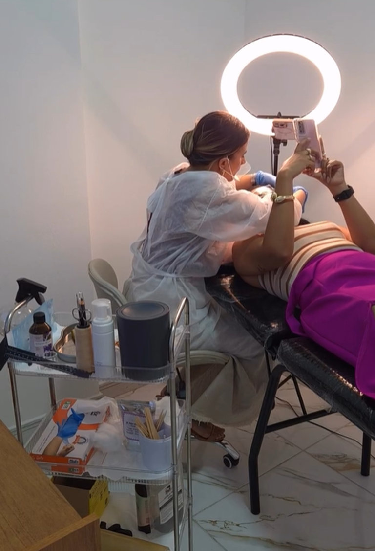 Sionara Santana - Terapeuta das Sobrancelhas