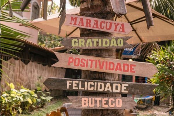 Placas de boas vindas do Maracuyá.