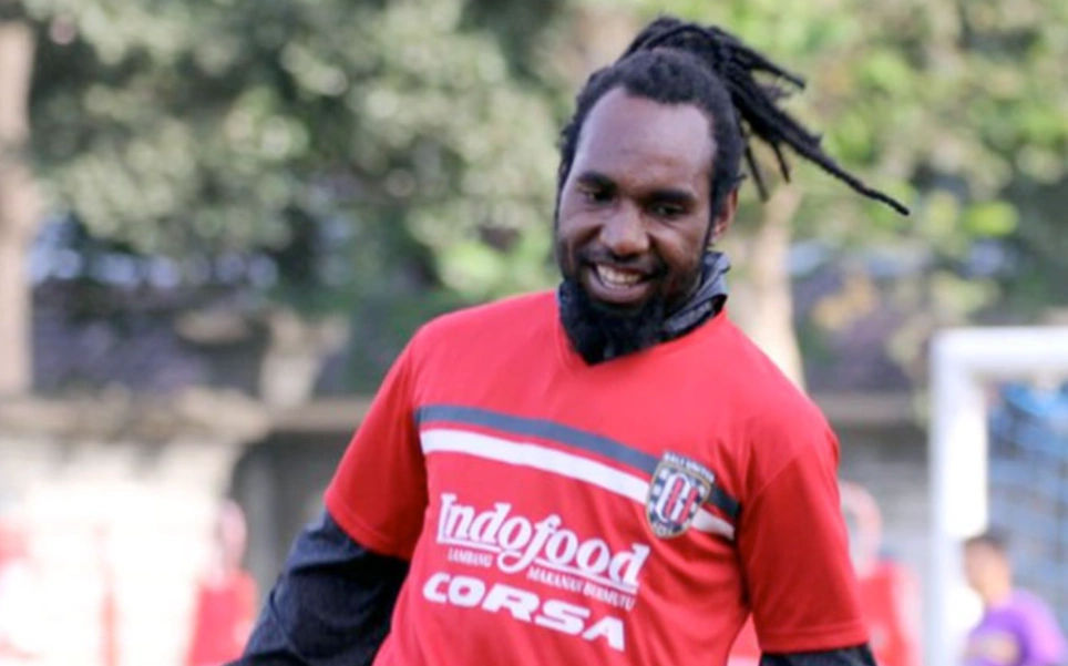 Mengenal nerius alom gelandang ulet rekrutan-anyar sfc