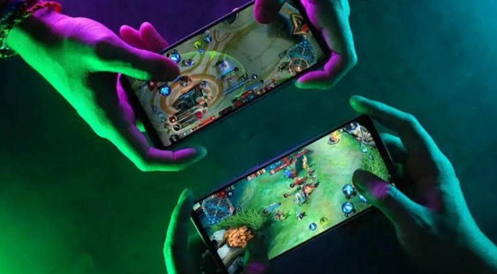 Perbandingan Kualitas Grafis Ultra Mobile Legends pada Smartphone Flagship 2026 XeRWK2d D