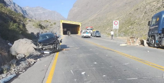 Choque en cadena en alta montaña que frenó el paso en Chile