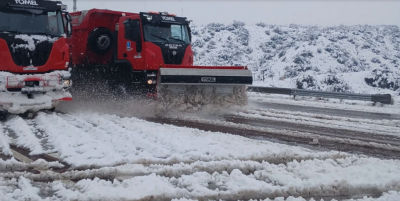 El Paso Cristo Redentor sigue cerrado tras 20 días de nieve en Alta Montaña. Camioneros chilenos advierten pérdidas y aún no hay fecha de reapertura.