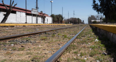 El Tren de Cercanías de Mendoza incorporará un sistema bitrocha entre San Martín y Gutiérrez para permitir el transporte de pasajeros y mantener la circulación de cargas.