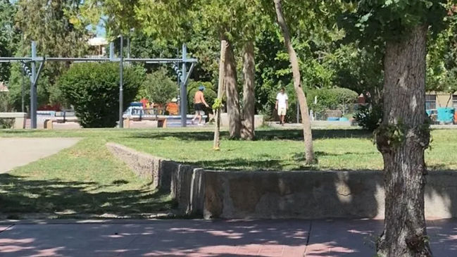 A días del asesinato de Joaquín Morales Contreras en una plaza de Godoy Cruz, vecinos de Villa Hipódromo expresaron su temor y denunciaron hechos reiterados de violencia y robos, según testimonios recogidos por Mendoza Today.