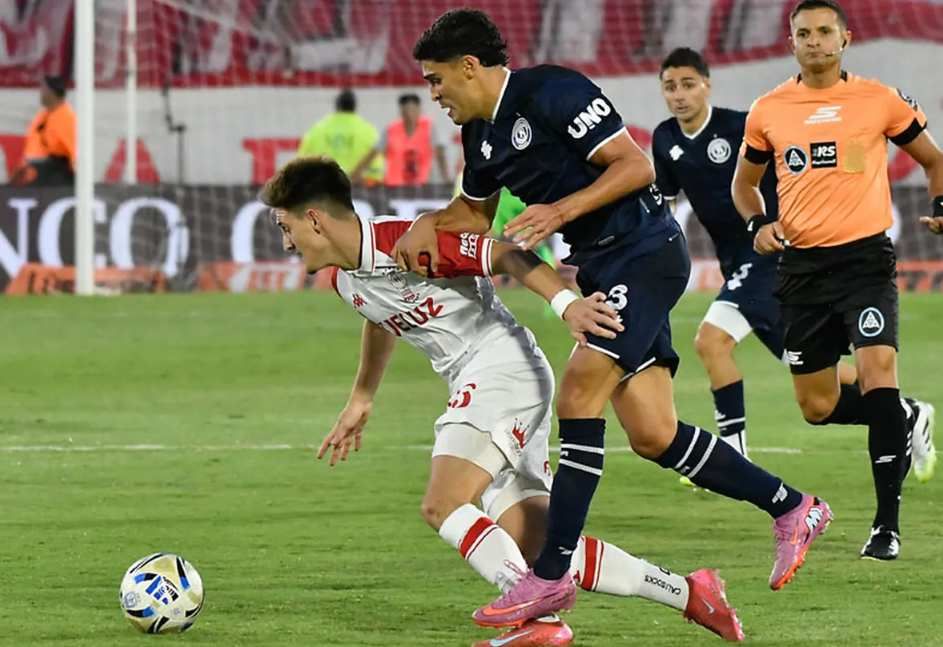 La Lepra se impuso en el Bautista Gargantini con un doblete de Fabrizio Sartori Prieto y un tanto de Alejo Osella. El equipo de Alfredo Berti reaccionó tras estar en desventaja y suma 15 puntos en la Liga Profesional.