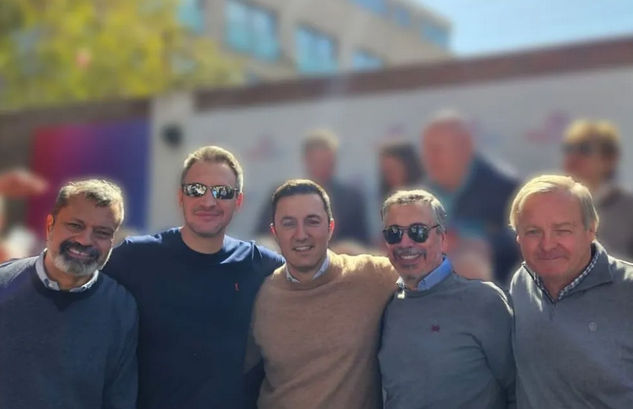 Dirigentes del Partido Demócrata Progresista y el concejal Jorge Magnaghi, que ingresó por la lista petrista, en Godoy Cruz aparecen en la primera línea.