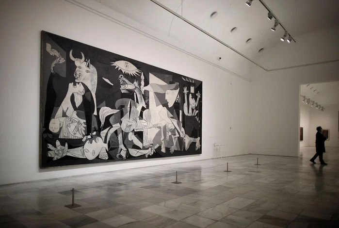 El histórico cuadro “Guernica” volvió al centro del debate tras el pedido del Gobierno vasco para trasladarlo a Bilbao. El rechazo del Museo Reina Sofía y del Ejecutivo español reactivó una tensión que combina memoria histórica, identidad y preservación del patrimonio.