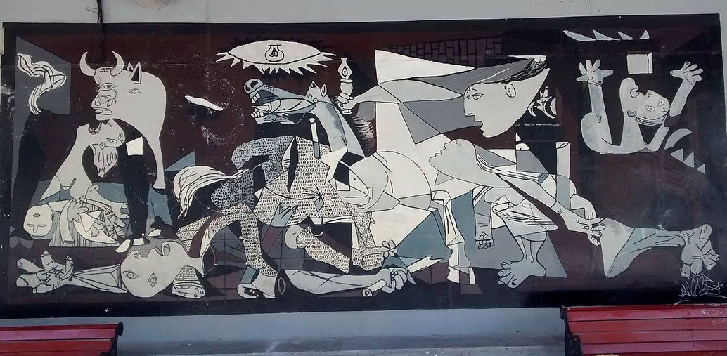 El histórico cuadro “Guernica” volvió al centro del debate tras el pedido del Gobierno vasco para trasladarlo a Bilbao. El rechazo del Museo Reina Sofía y del Ejecutivo español reactivó una tensión que combina memoria histórica, identidad y preservación del patrimonio.