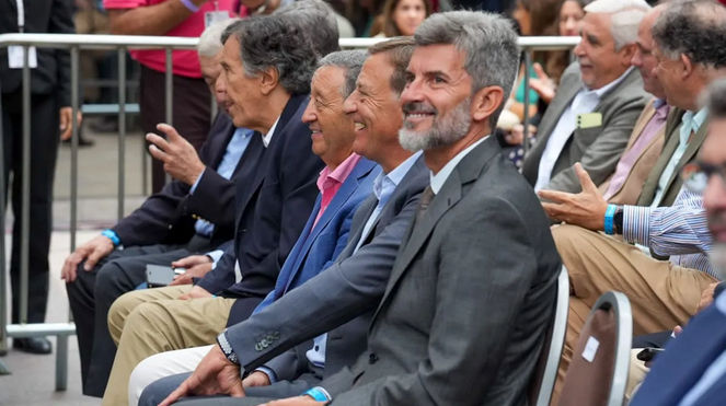 Ulpiano Suarez y ex gobernadores en el desayuno de COVIAR, el sábado 7 de marzo.