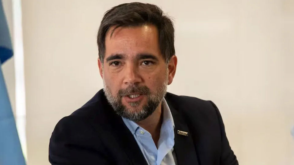 El ex responsable de ARSAT, Facundo Leal, continúa detenido por el descubrimiento de estupefacientes en su vivienda del barrio porteño de Palermo.