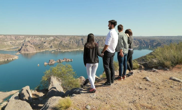 San Rafael lanzó un nuevo ciclo de capacitaciones para mejorar la calidad de los servicios turísticos. La iniciativa incluye formación en turismo sostenible, atención al cliente e innovación.