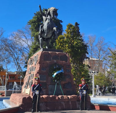 Granaderos a Caballo llegan a San Rafael por la Semana Sanmartiniana. La agenda incluye escuelas, actos, charlas y homenajes a San Martín.