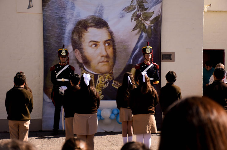 Granaderos a Caballo recorren escuelas e instituciones de San Rafael durante la Semana Sanmartiniana. Conocé la agenda de actividades hasta el lunes.
