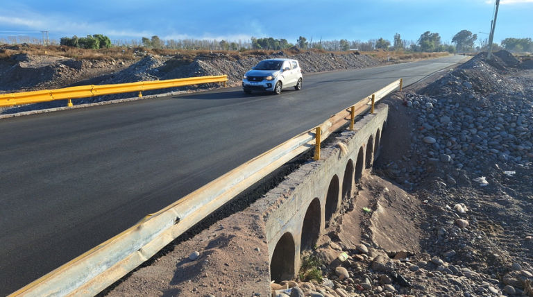 San Rafael recuperó el paso de Pobre Diablo tras reconstruir el terraplén y colocar una carpeta asfáltica de seis centímetros. Ya está habilitado al tránsito.