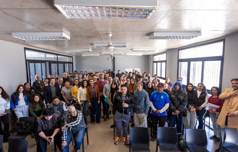 La Ciudad de Mendoza inició un curso de electricista domiciliario para 97 personas, con 240 horas de formación y certificación oficial de la DGE.