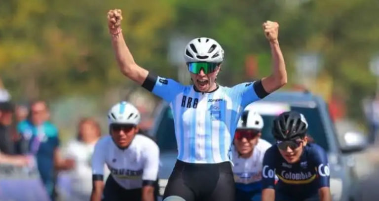 Julieta Benedetti ganó el oro en ciclismo de ruta de los Juegos Suramericanos Santa Fe 2026 tras imponerse en el sprint final en Rafaela.