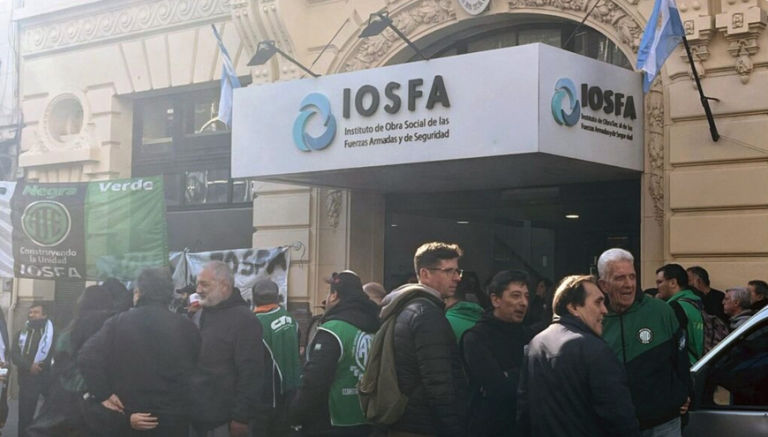 La crisis de IOSFA volvió al centro de la escena y tiene un vínculo con Mendoza: Luis Petri designó a dos mendocinos al frente de la obra social antes de su liquidación.