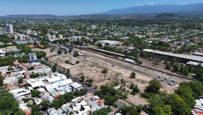 Ulpiano Suarez pidió a la Nación que la Ciudad subaste 6 hectáreas de los terrenos del ex Ferrocarril San Martín para el Distrito Sustentable Estación Mendoza.