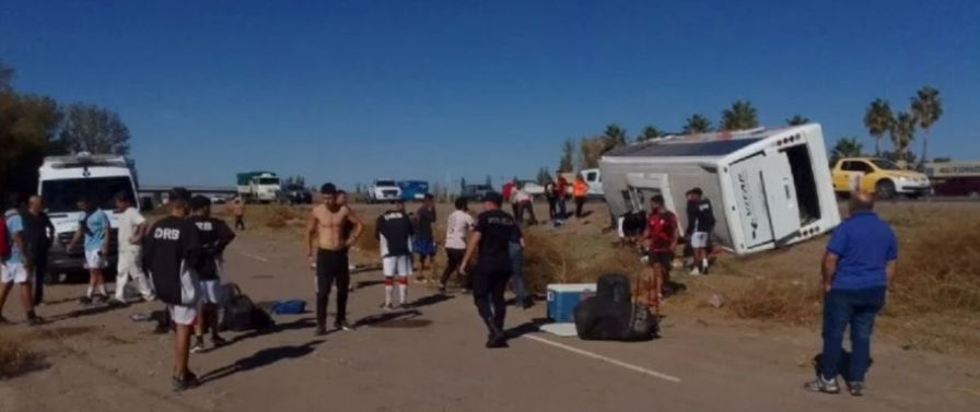 Otro vuelco en la Ruta 7: ahora fue el micro de El Chacarero