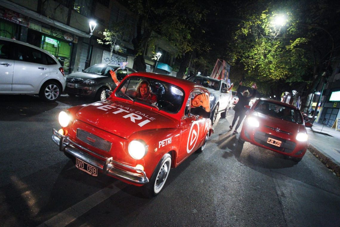 Petri revolucionó al Gran Mendoza con un caravanazo