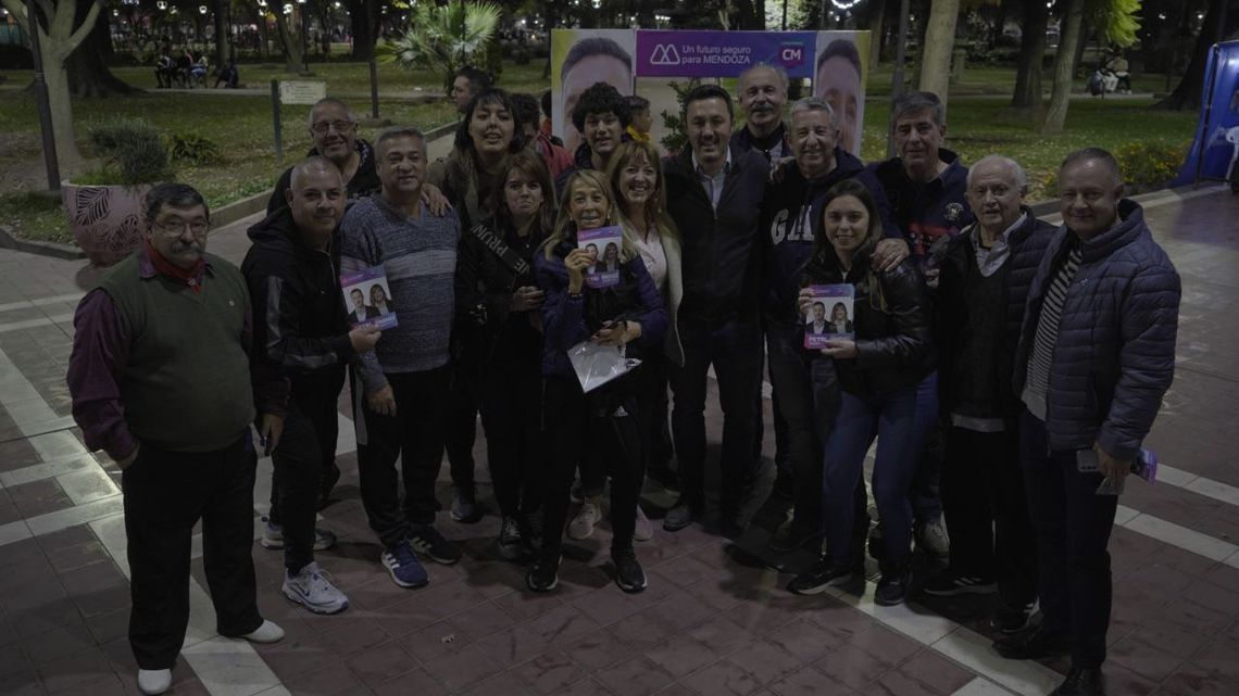 Cobos acompañó a Petri y Giménez a 13 días del final de campaña