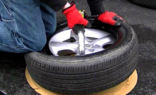 Removing the rubber from your tyres using angle grinder