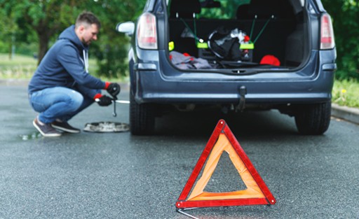 Prepare a Vehicle Emergency Kit | Tyroola