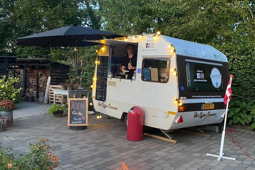 Conrads & Coffee - Kaffe og Isbar