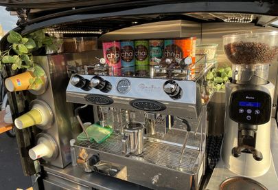 Billede 4 af 10 af Familliedrevet kaffe tuk, med fokus på service