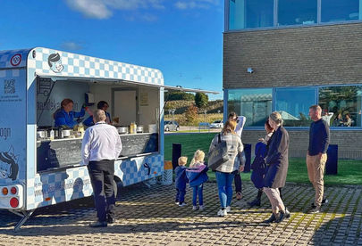 Billede 5 af 7 af Æbleskivevogn med gløgg og hyggelig stemning