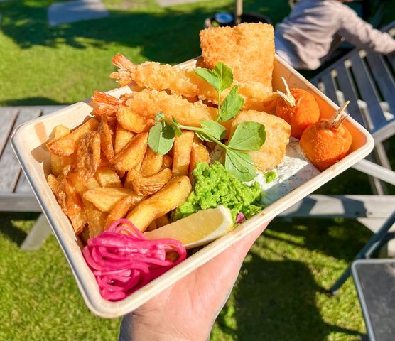Billede 2 af 6 af Sprøde fish 'n' chips i ægte engelsk stil