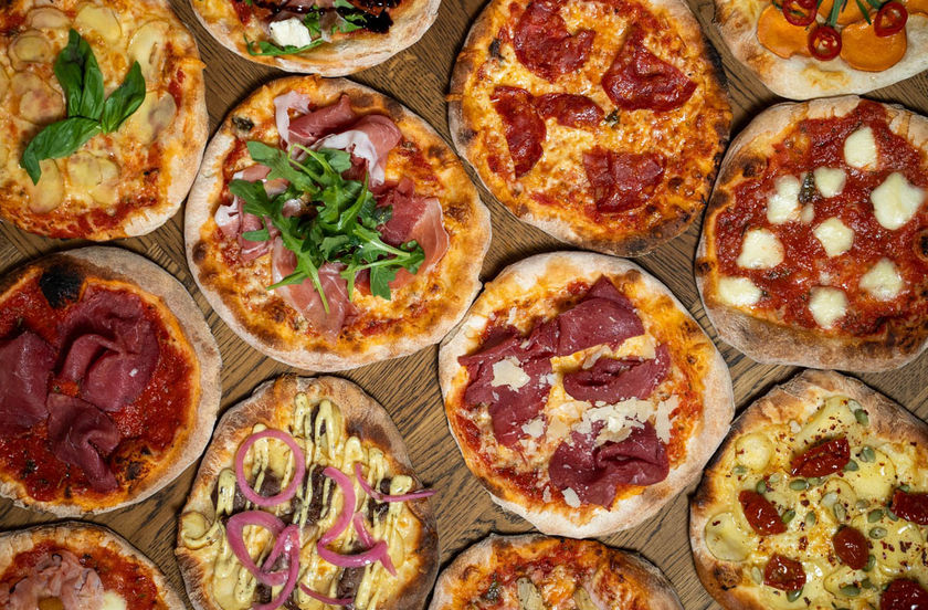 Billede 1 af 5 af Italiensk Fusions-Pizza med Udsøgte Råvarer af Høj Kvalitet