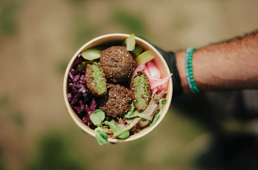 Billede 1 af 7 af Hjemmelavede falafler i fladbrød og bowls