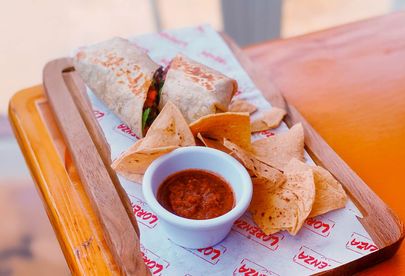 Billede 3 af 6 af Mexicansk burrito og empanada duo