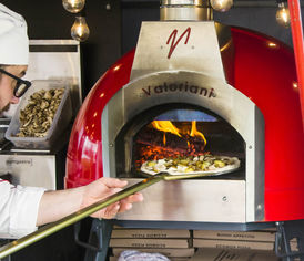 Billede 4 af 7 af Social dining: Autentisk napolitansk pizza fra Michele Lucarelli