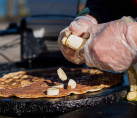 Billede 3 af 5 af Hjemmelavede crêpes med brændte mandler, cointreau eller nutella