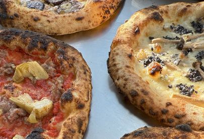Billede 3 af 5 af Napoli på hjul: Autentiske pizzaer fra brændefyret ovn