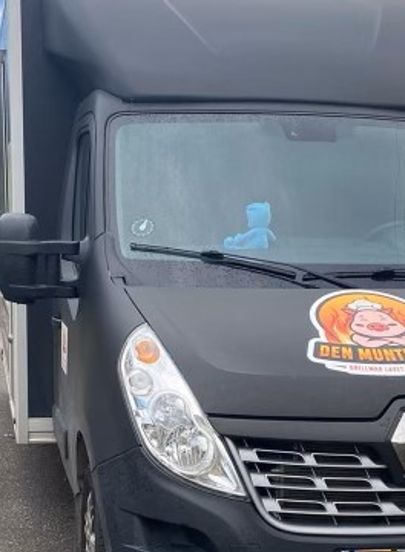 Billede 2 af 3 af Foodtruckens julefrokost med alle klassikerne
