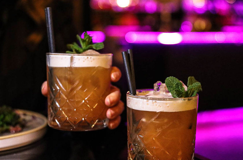 Billede 1 af 10 af Førsteklasses cocktailbar med professionelle bartendere