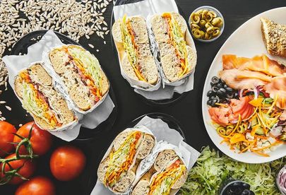 Billede 2 af 7 af Cafe Skyttens friske sandwiches med hjemmelavede dressinger
