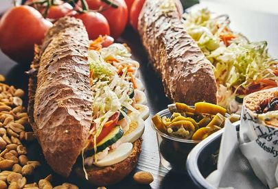 Billede 5 af 7 af Cafe Skyttens friske sandwiches med hjemmelavede dressinger