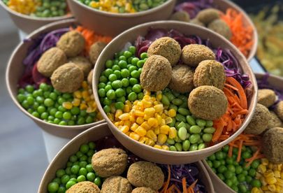 Billede 5 af 6 af Cafe Skyttens friske poke bowls  Smag & kvalitet
