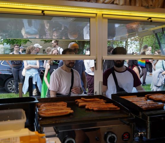 Billede 2 af 3 af Pølsemesterens grillbar: Lækkerier fra gadehjørnet