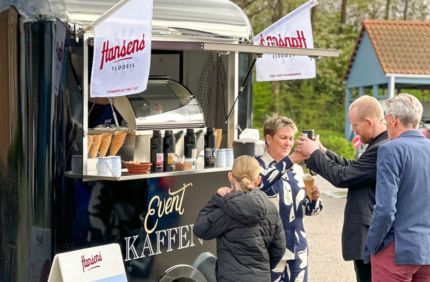 Billede 1 af 7 af Tasting fra isvogn med lækker Hansen Is