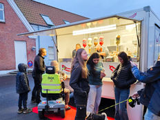 Billede 3 af Lethʼs pølsevogn: Pølsemanden med et smil