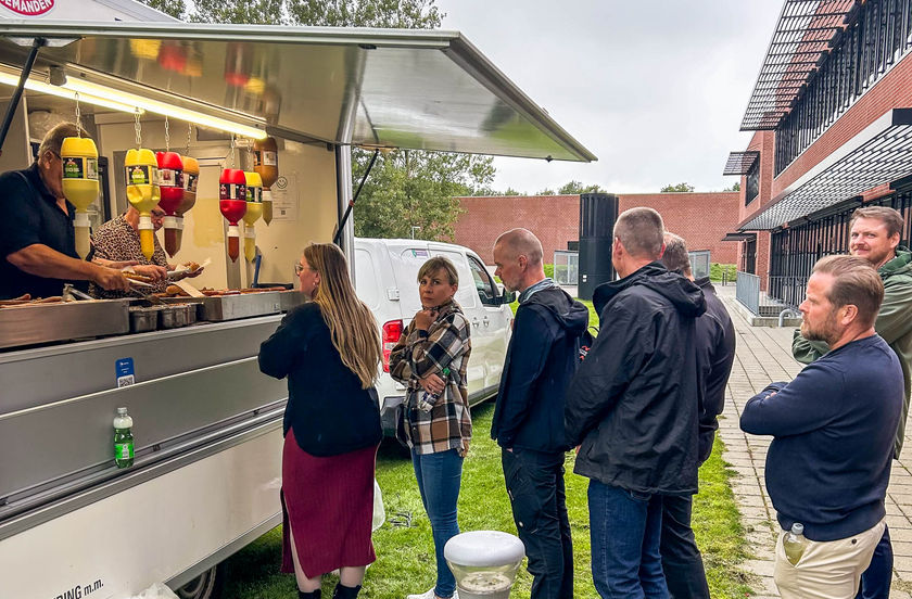 Billede 1 af 5 af Lethʼs pølsevogn: Pølsemanden med et smil