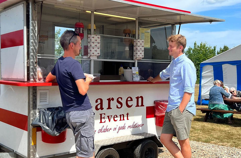 Billede 1 af 2 af Burger-vognen: Den uimodståelige Larsen burger