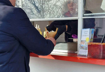 Billede 3 af 5 af Friske og lækre kebabretter fra Larsens madvogn